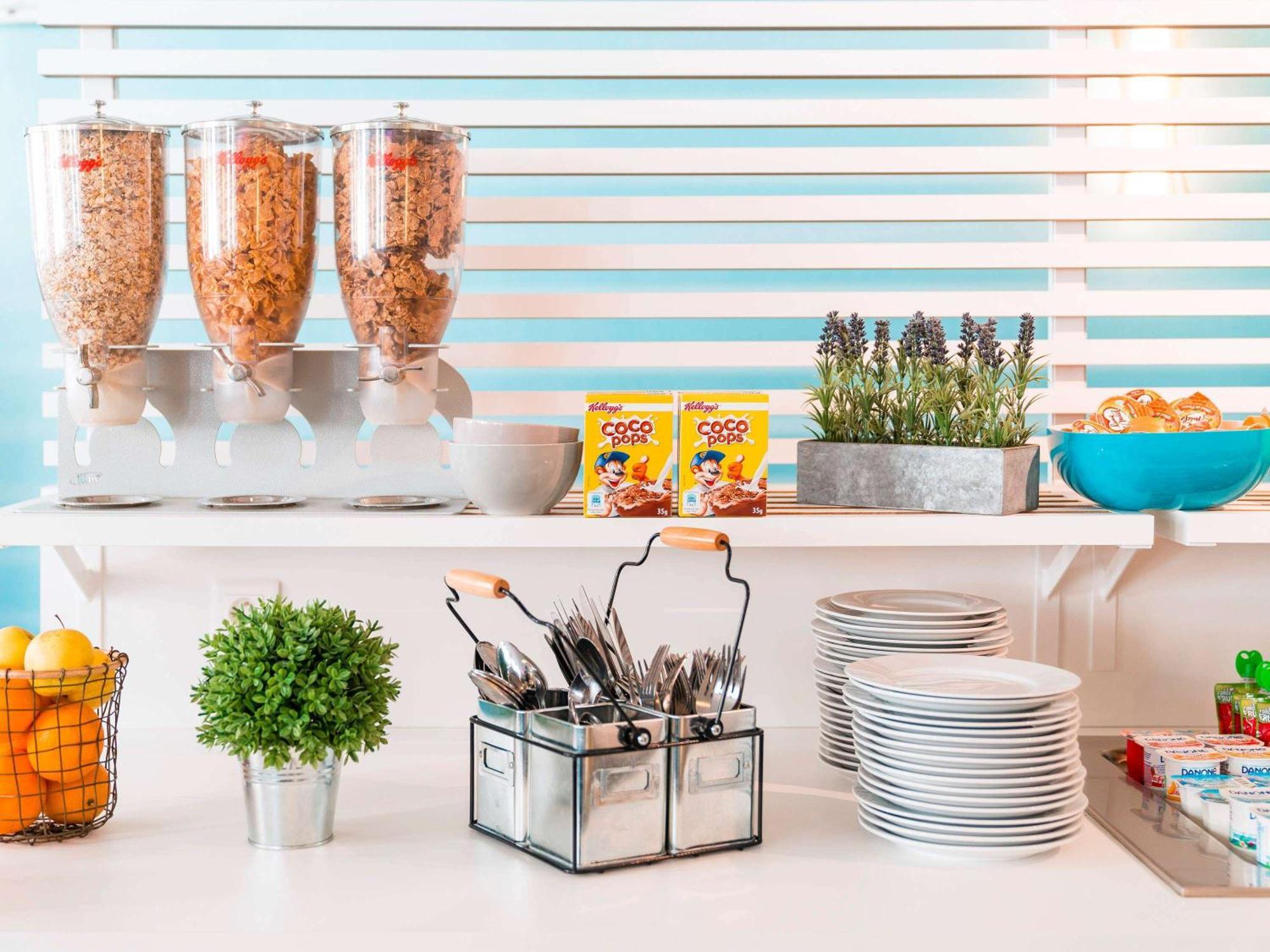 Ibis Styles Marseille Centre Prado Place Castellane Bagian luar foto