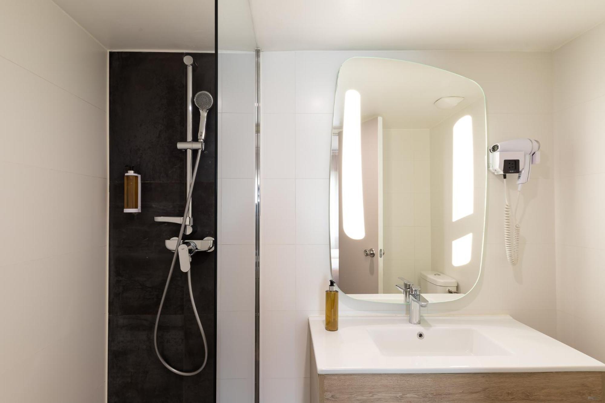 Ibis Styles Marseille Centre Prado Place Castellane Bagian luar foto